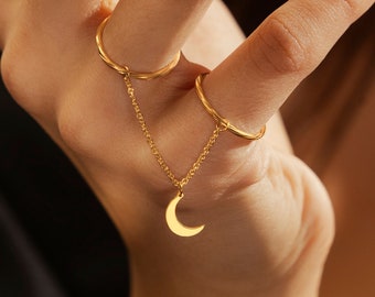 Dainty Diamond-Cut Stacking Rings With Chain and Crescent Charm