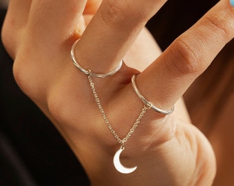 Dainty Diamond-Cut Stacking Rings With Chain and Crescent Charm