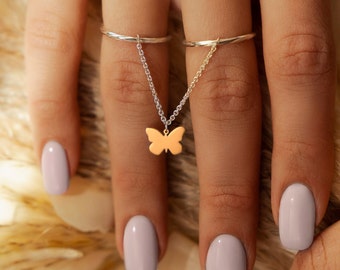 Dainty Diamond-Cut Stacking Rings With Chain and Butterfly Charm