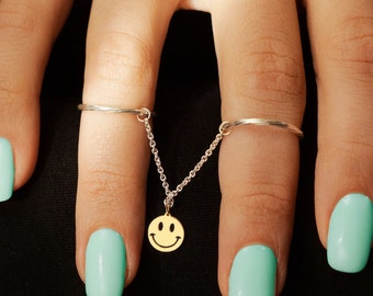 Dainty Diamond-Cut Stacking Rings With Chain and Smile Charm
