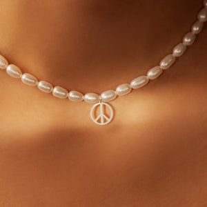 Halsreif Elfenbein Süßwasserperle Sterling Silber Mini Peace Zeichen Kettenanhänger Peace Symbol | Hippie Schmuck | Bestes Geschenk für sie