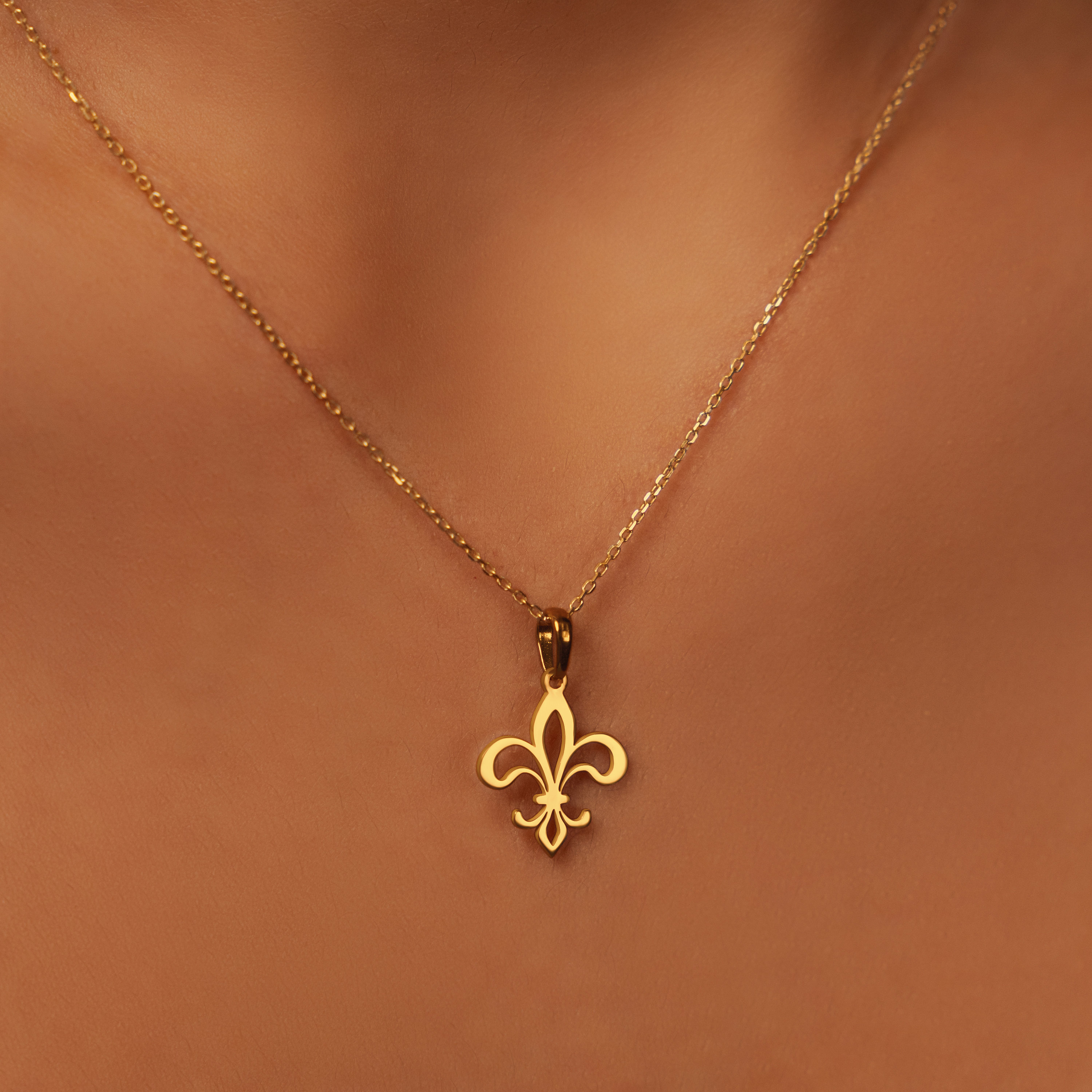Fleur De Lis Necklace - Etsy