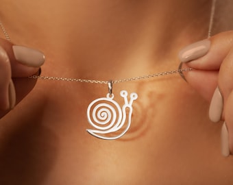 Colar de caracol em prata esterlina banhado a ouro 18K: joias com pingente de animal