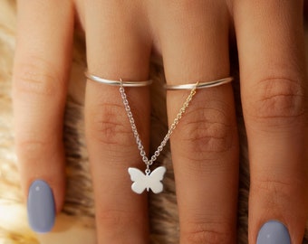 Dainty Round Stacking Rings With Chain and Butterfly Charm, Gift for Her, Valentine's Day gift, Unique Triplet & Double Rings