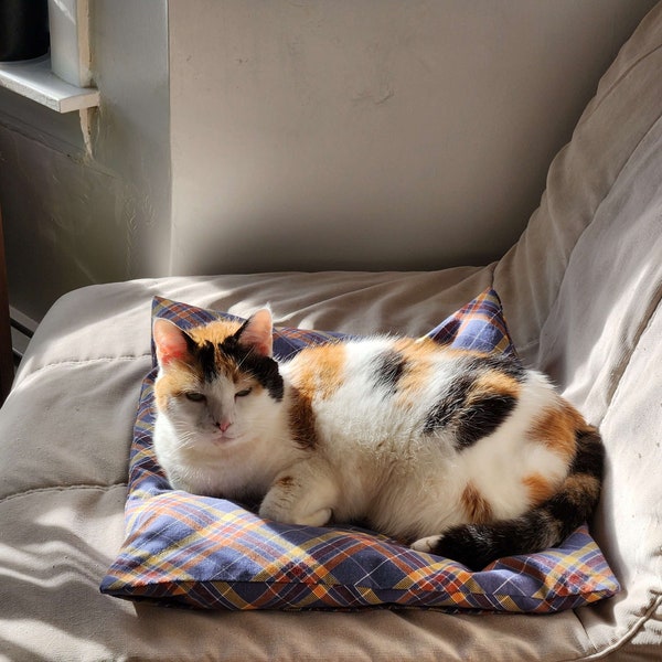 Cozy 100% goose down winter cat bed, self-warming pet pad | The Cat Floof