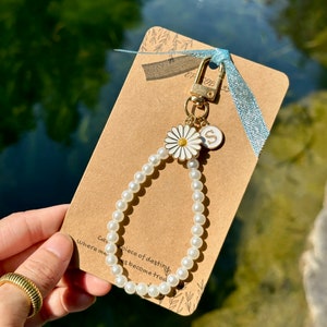 Llavero de pulsera de perlas, Llavero con inicial, Llavero de perlas, Colgante de teléfono con cuentas, Llavero personalizado, Llavero de flores, Accesorios de mochila