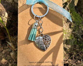 Heart Keychain, Keychain for Mother Day, Heart Key Chain for Mom Love Knows No Distance, Tree of Life Keychain, Mother and Daughter Gift