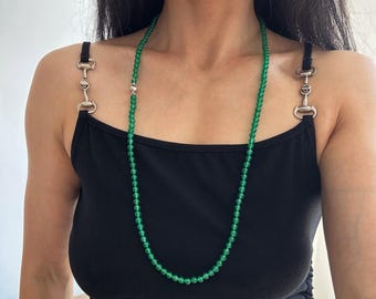 Flervägshalsband med grönt agat, vackert halsband med grönt ädelsten, halsband med gröna stenpärlor, boho halsband med flera lager, långt halsband för kvinnor