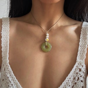 Boho Chic Green Stone Necklace with Freshwater Pearl & Floral Bead, Natural Gemstone Donut Choker Necklace, Cute Rope Choker, Adjustable