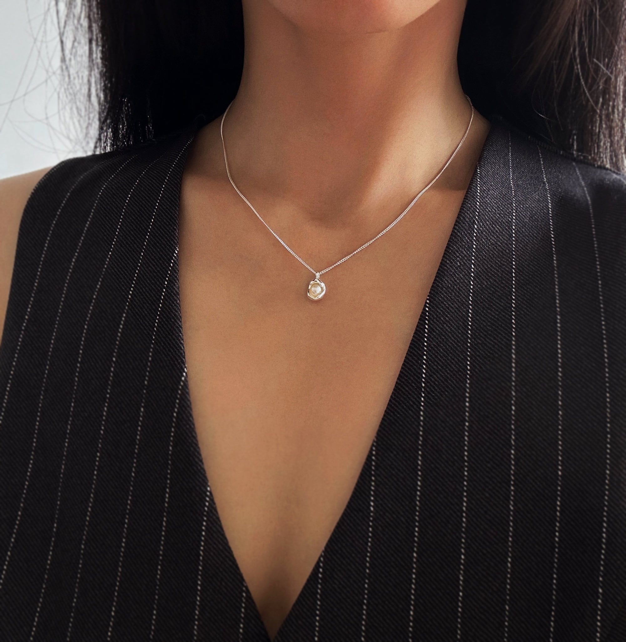Sterling Silver One Pea in a Pod Necklace, Peas in a Pod Pearl Necklace, Everyday Minimalist Necklace, Unique Gift for Her, Pea Pod Jewelry