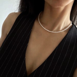 Minimal Rice Pearls Necklace, Small Pearl Necklace for Men & Women, Everyday Minimalist Pearl Choker, White Pearl Necklace, Wedding Jewelry
