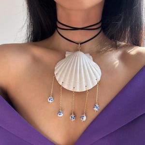 Chunky Scallop Shell Necklace with Floral Porcelain Bead Tassel, Statement Sea Shell Choker, Boho Chic Cord Choker, Unique  Gifts for Her
