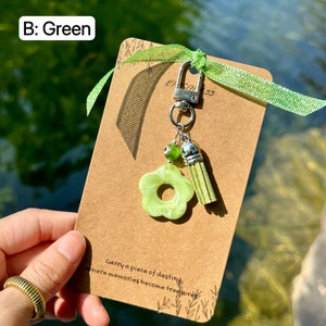 Evil Eye Flower Keychain, Daisy Key Charm, Colourful Flower Bag Charm, Girly Dangle Keychain Custom Initial with Flower, Evil Eye, Tassel