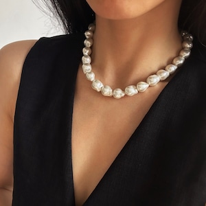 Barokke parelketting, grote parelketting, witte barokketting vintage stijl, klassieke parelchoker, bruidsketting choker