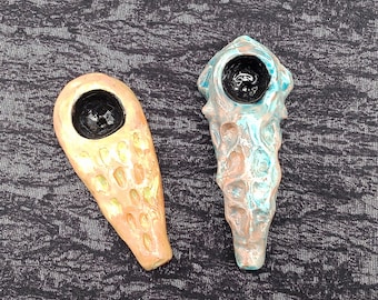 2 Small ceramic pipes