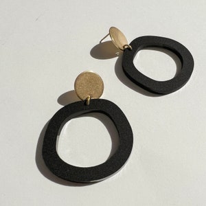 Charlie Schwarz und Gold baumeln Ohrringe, Elegante Ohrringe, Minimalist Ohrringe, Gold und Schwarz Ohrringe, Minimalist Matt Schwarz mit Gold