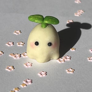 Sprout Ghost Schreibtischfreund, niedlicher Polymer Clay Schreibtischfreund, Schreibtischfreund, nachtleuchtend, GID