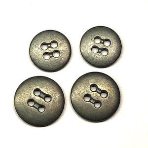 Metalen knop in dubbele koepelvorm (donker tin), 4 gaten, 20L/12,5 MM. 24L/15 MM