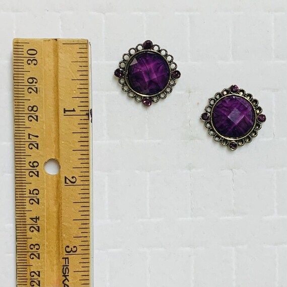 Vintage Clip On Earrings Purple Faceted Plastic G… - image 4