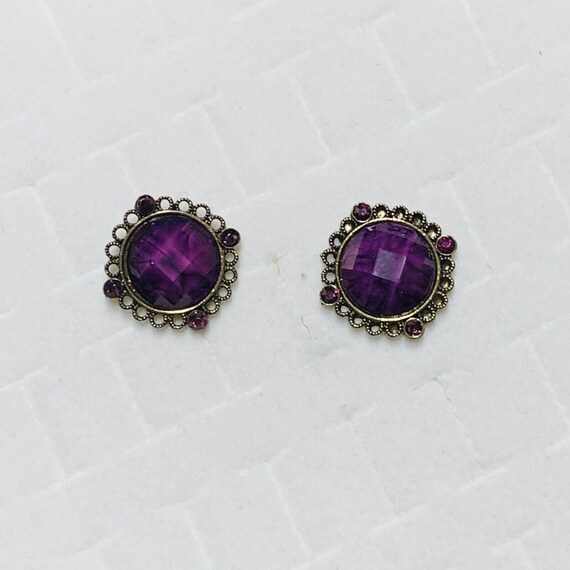 Vintage Clip On Earrings Purple Faceted Plastic G… - image 6
