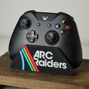 ARC Raiders Xbox Controller Stand – 3D Printed Gaming Controller Holder – Display Stand for Xbox Series X/S & Xbox One Controller