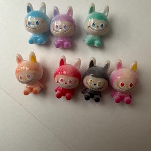 LaBubu Ombré 3D Figure Pen Topper/Charm (7)