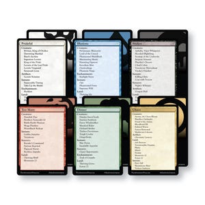 Puede incluir: Una colección de proxies de cartas de Magic: The Gathering, con varias listas de criaturas y hechizos. Las cartas están dispuestas en una exhibición en abanico, con cada carta mostrando texto y un diseño único. Las cartas están en inglés.