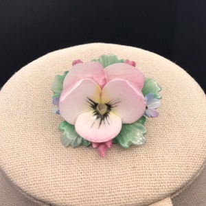 Ceramic flower brooch by Scruples