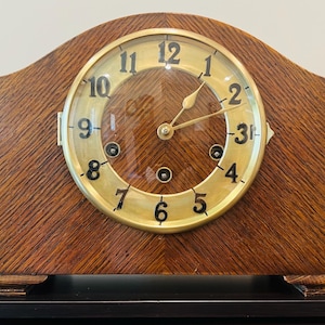 Vintage Kienzle Oak Mantel Clock – Westminster Chimes – Fully Serviced