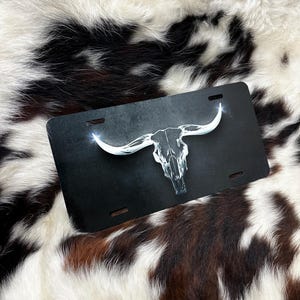 Texas Longhorn Skull Nummernschild Cowboy Western Rancher Livestock Producer Nummernschild in Chromoptik für Auto oder LKW Zubehör