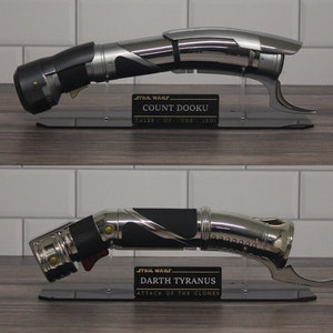 Count Dooku / Darth Tyranus Legacy Lightsaber Hilt Display Stand