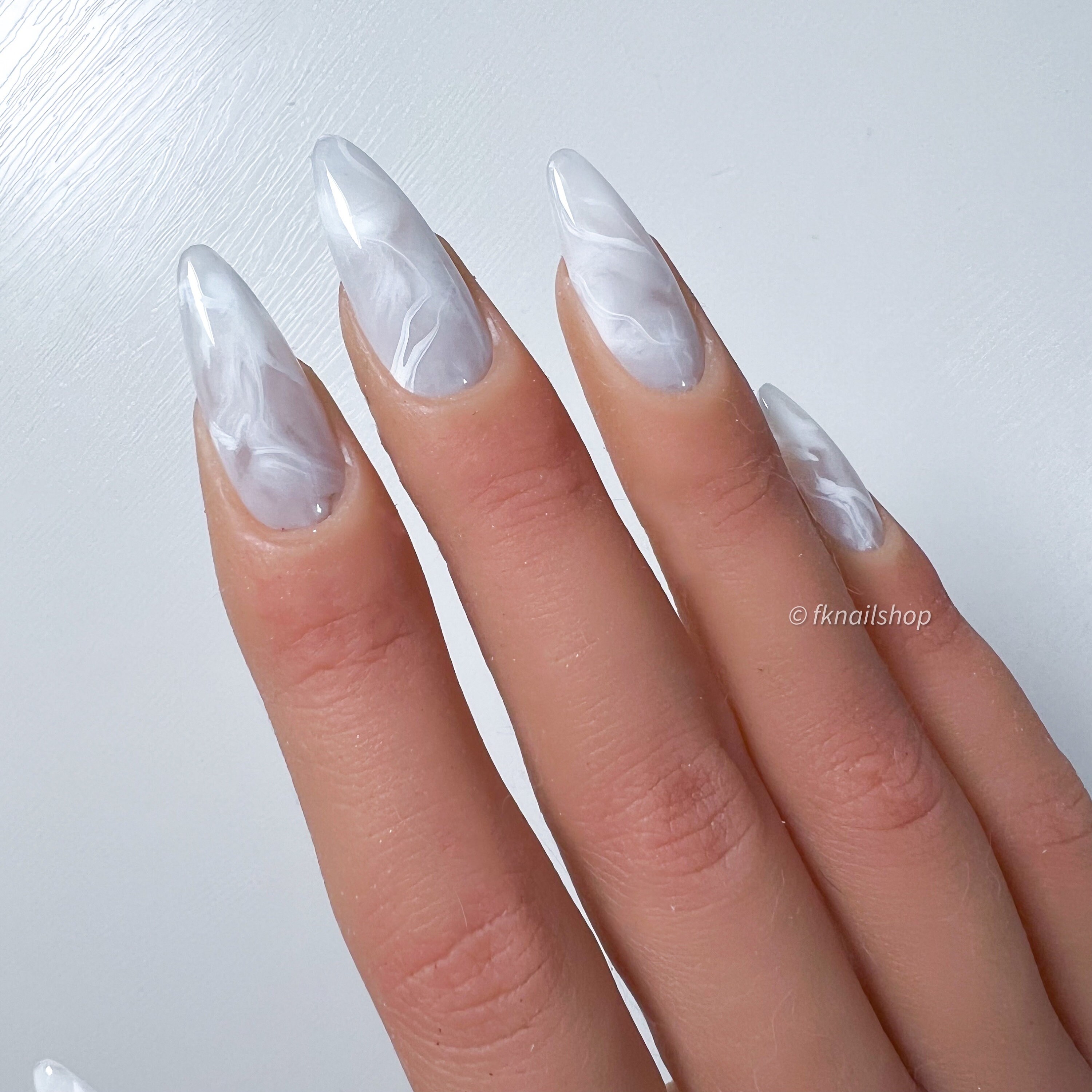 24 Pcs Ongles En Forme D'amande À Texture Givrée En Relief 3d