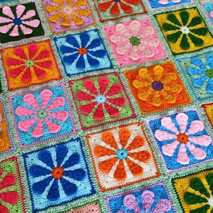 Handmade Crochet 3D Floral Blanket: Wool Daisy Throw