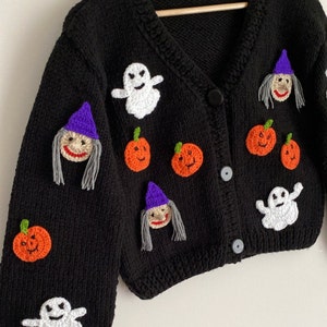 Cardigan de lã tricotado à mão para Halloween: design de abóbora, fantasma e bruxa imagem 5