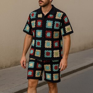 Conjunto de camisa y pantalones cortos de abuela tejidos a crochet a mano: atuendo festivo para hombre