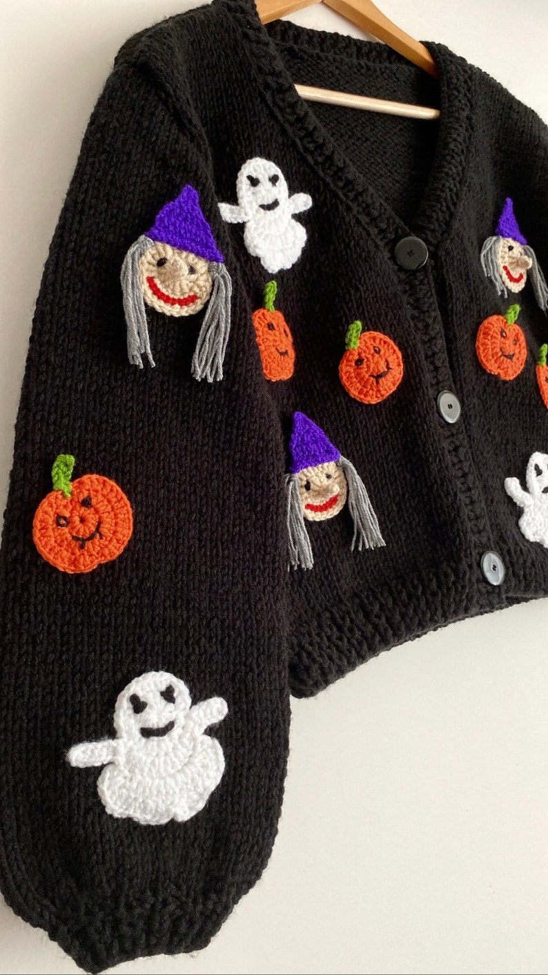 Cardigan de lã tricotado à mão para Halloween: design de abóbora, fantasma e bruxa imagem 2