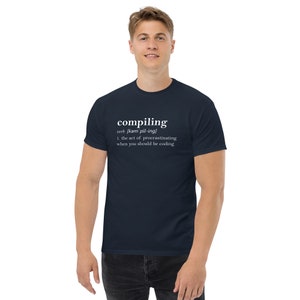 Het compileren van definitieshirt voor programmeurs, codeerders en ontwikkelaars