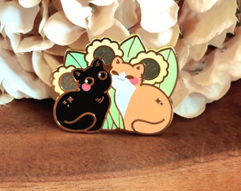 Sunflower Kiss | Cute cat enamel pin | Adorable kitty hard lapel pin board filler gold plated