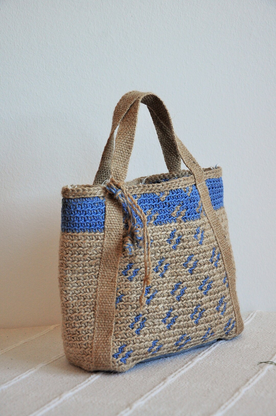 Bolso pequeño de mano, tejido a crochet con hilo de cáñamo