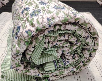 Handmade Cotton Kantha Quilt: Bohemian Floral Bedspread (Queen/King)