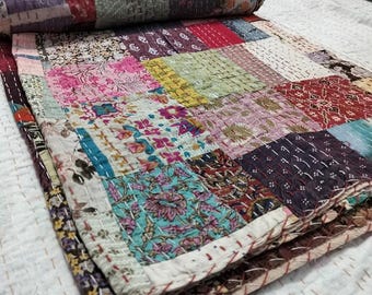 Ręcznie robiona kołdra Kantha: patchworkowa bawełniana narzuta w stylu boho