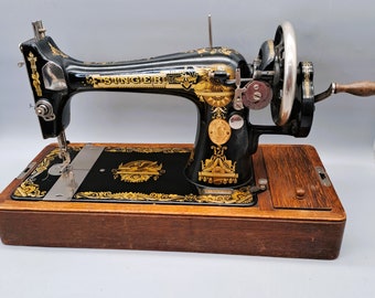 Singer Baujahr 1929 mit Aufklebern Sphinx Handkurbel-Nähmaschine Modell 127K