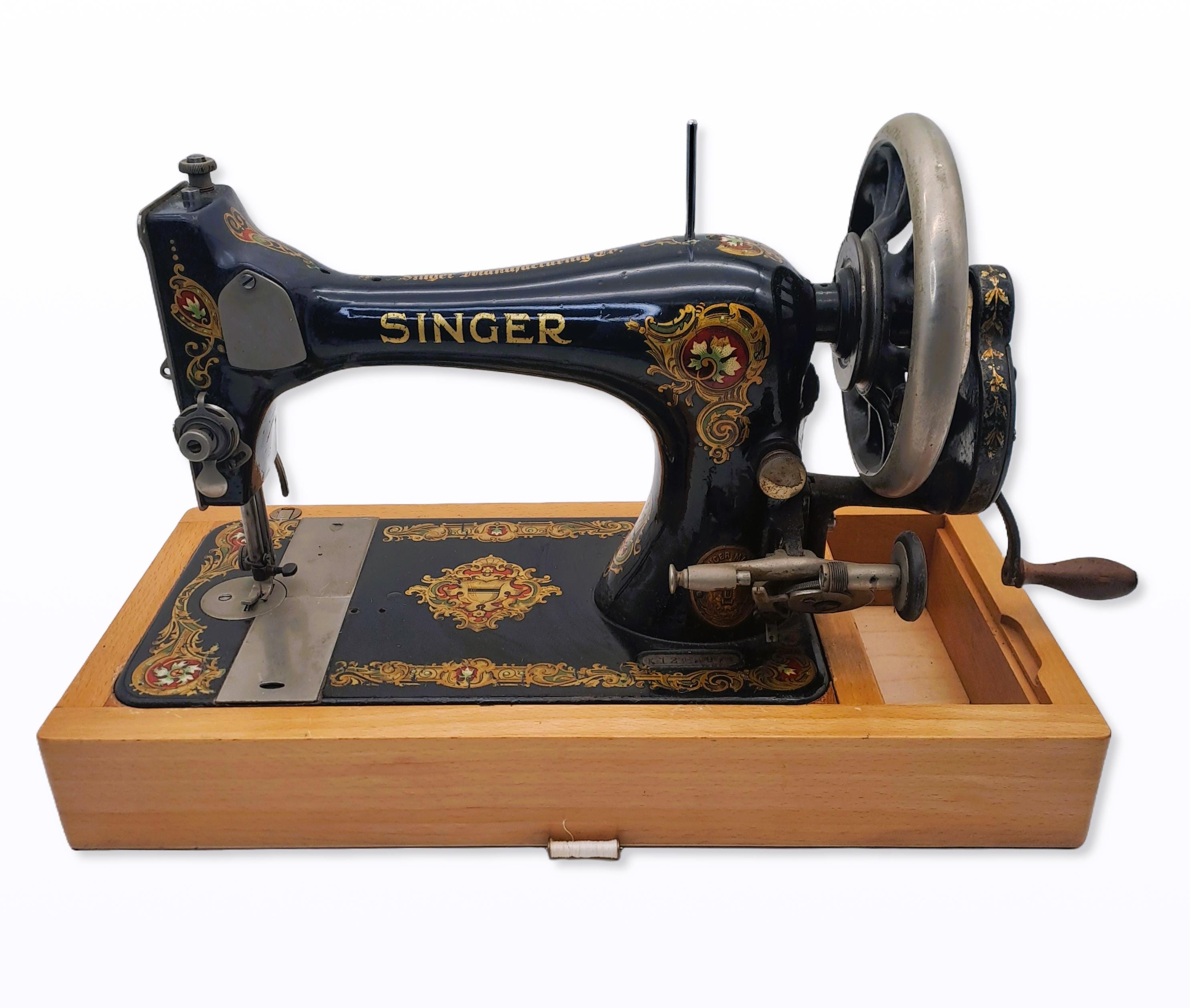 saya-handmade38 Singer Hand Crank Sewing Machine – Model 28 (1903) With “la