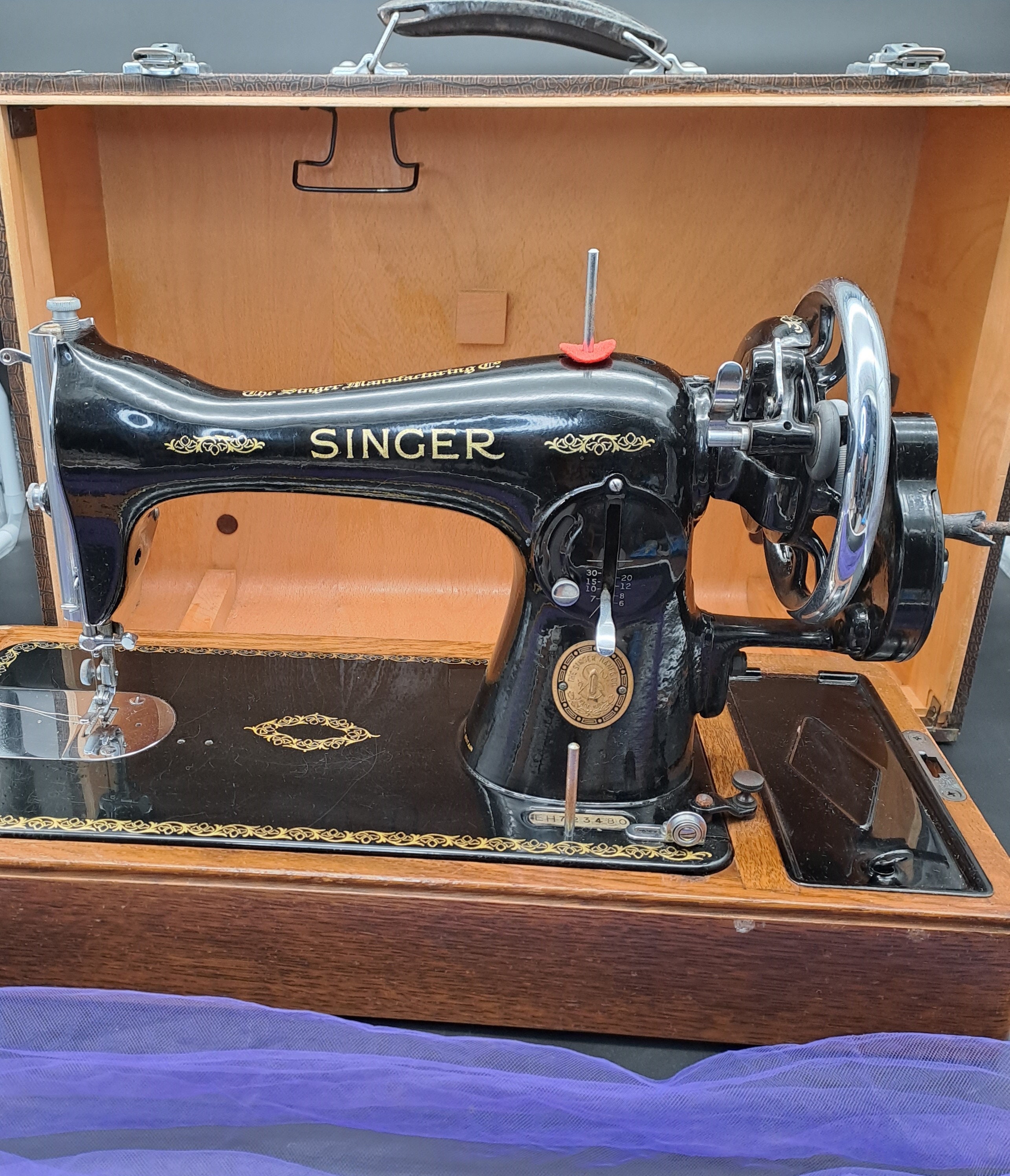 Child's Singer Sewhandy Sewing Machine Electric Model 50 Orange