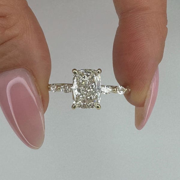 2.40 Ct Cushion Shape E/VVS2 Lab Grown Diamond Engagement Ring 14k Yellow Gold IGI CERTIFIED