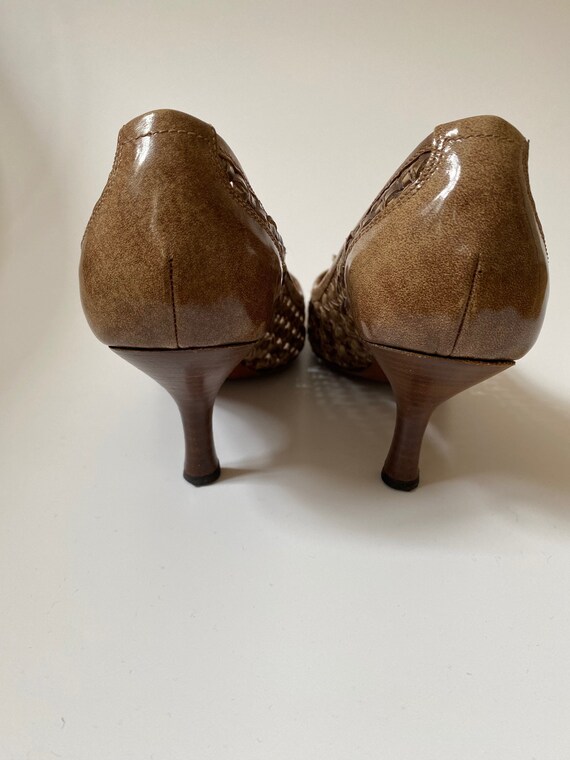 Miu Miu caramel woven leather pumps - image 3