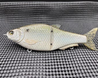 6.3'' Hinkle Shad K.O. in a Greenback Shad pattern