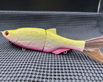 6.5" Slim Shad Glide in Raspberry Lemonade pattern