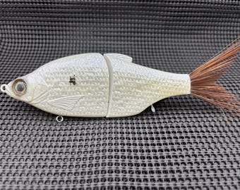 7" Slow Sink Shad Glide in Pearl White