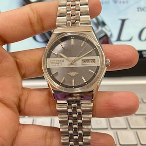 Orologio da polso da uomo giapponese Citizen Automatic 8200 Cream Face 21 Jewels Day-Date Vintage del 1987 C20